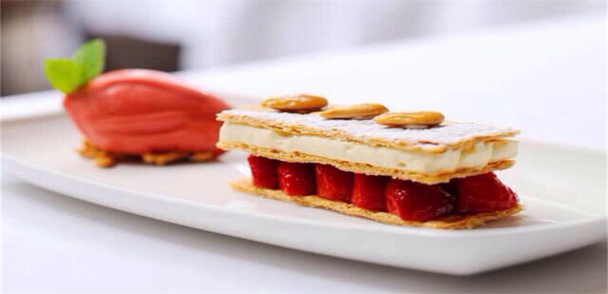 食堂承包應(yīng)該公開(kāi)招標(biāo)，擇優(yōu)錄用，罰款承包，嚴(yán)懲不貸